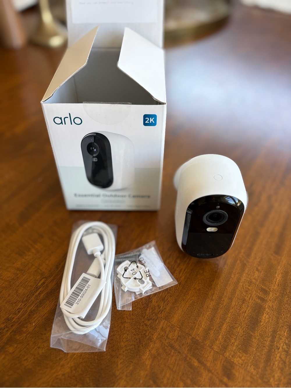 Arlo Essential Outdoor Security Camera - White/Black